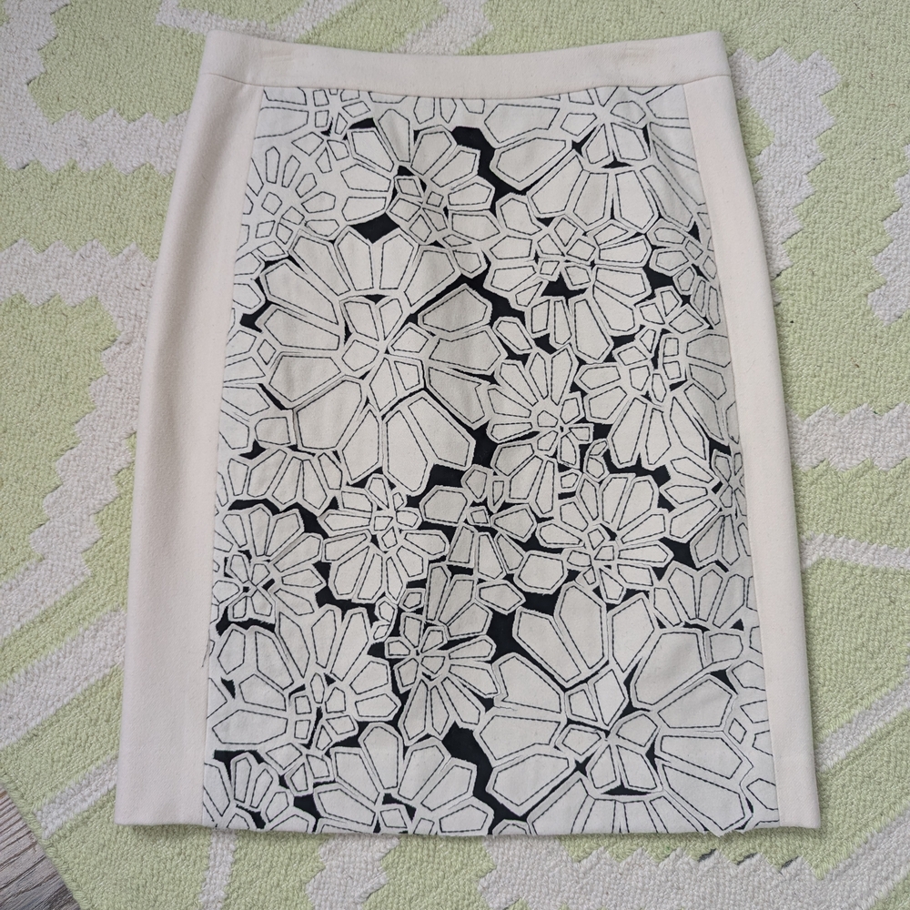Per Se Cream and Black Floral Pencil Skirt